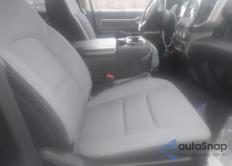 2020 Ram 1500 Big Horn 4X4 6'4 Box z USA, uszkodzony, nr VIN 1C6RRFBGXLN344153